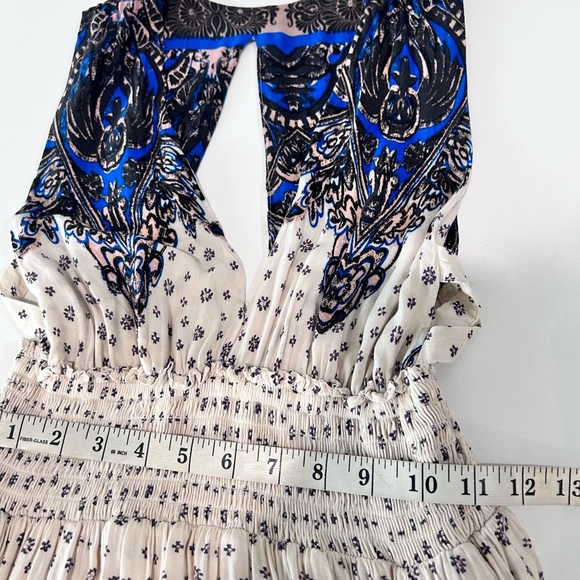 Elegant Blue and White Women's Dress - Picture 9 of 16